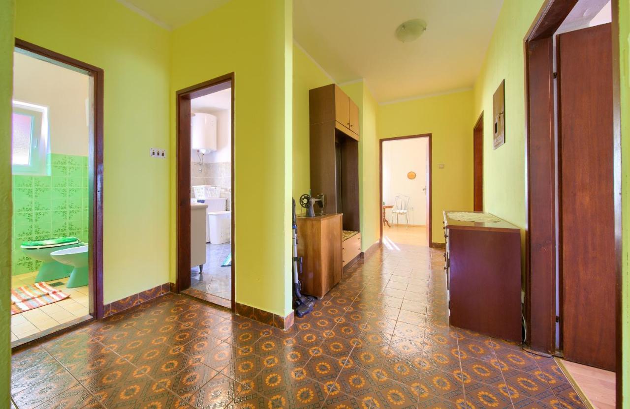 Apartments Petra Krk Town Bagian luar foto