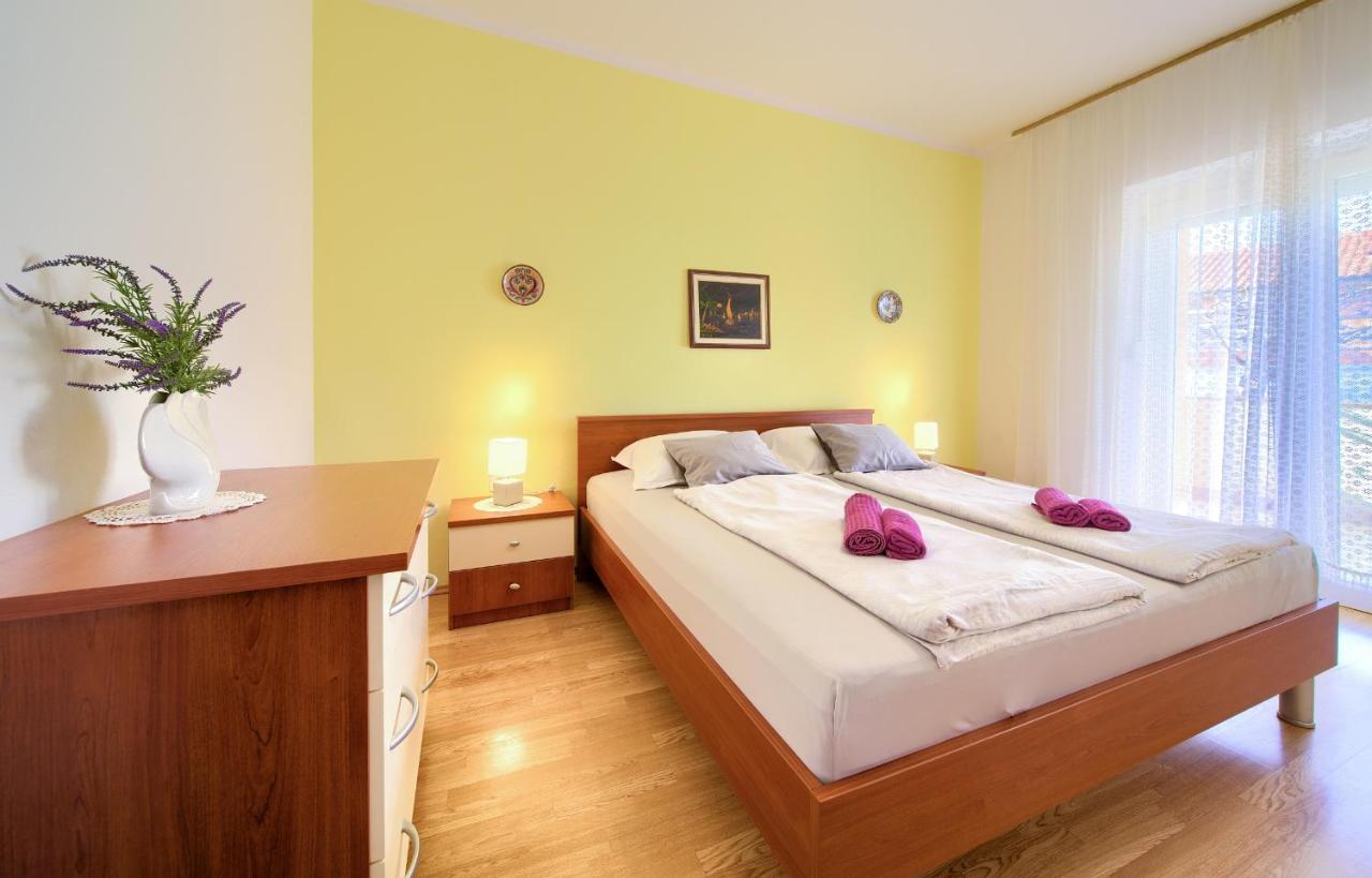 Apartments Petra Krk Town Bagian luar foto