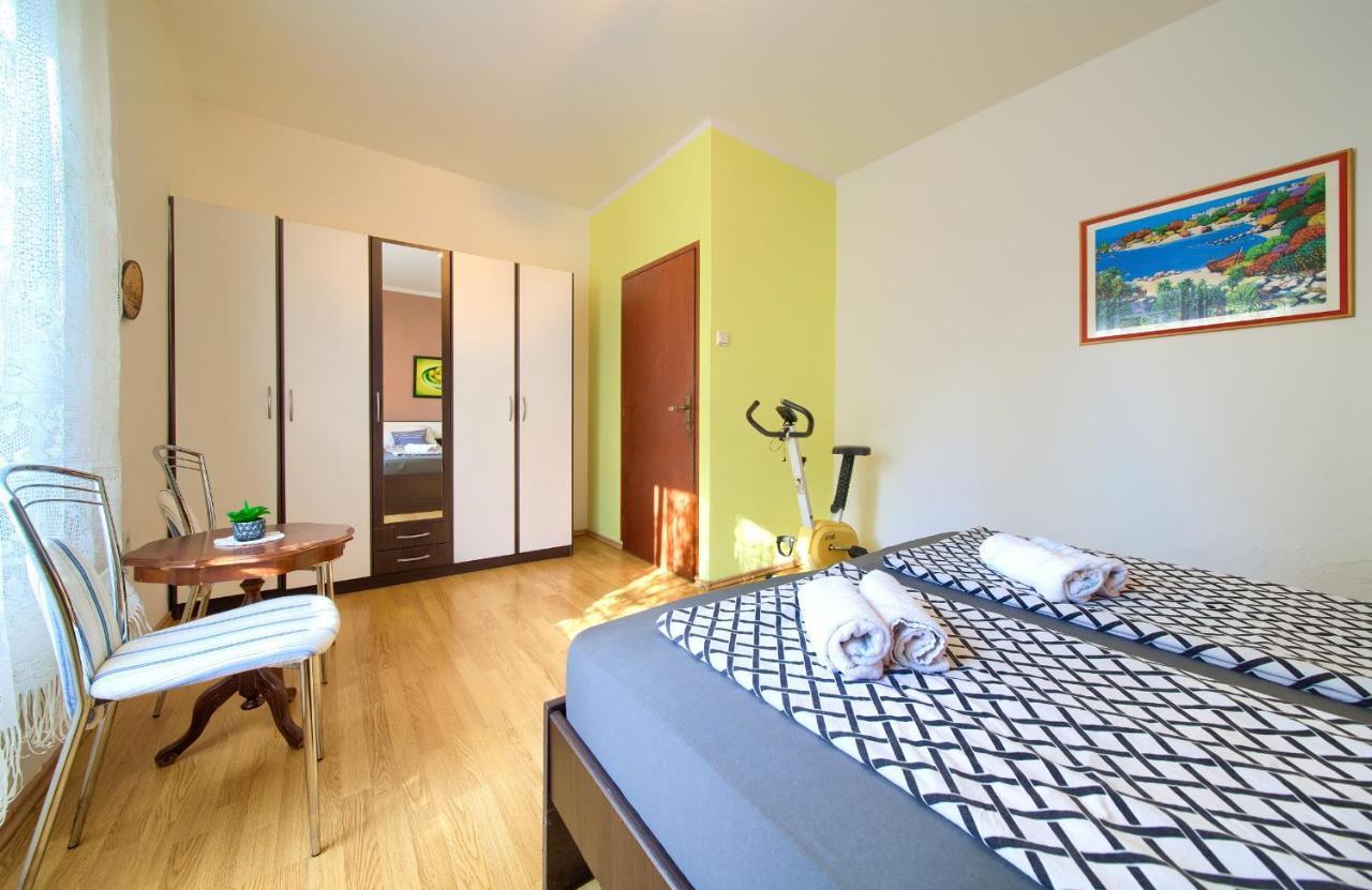 Apartments Petra Krk Town Bagian luar foto