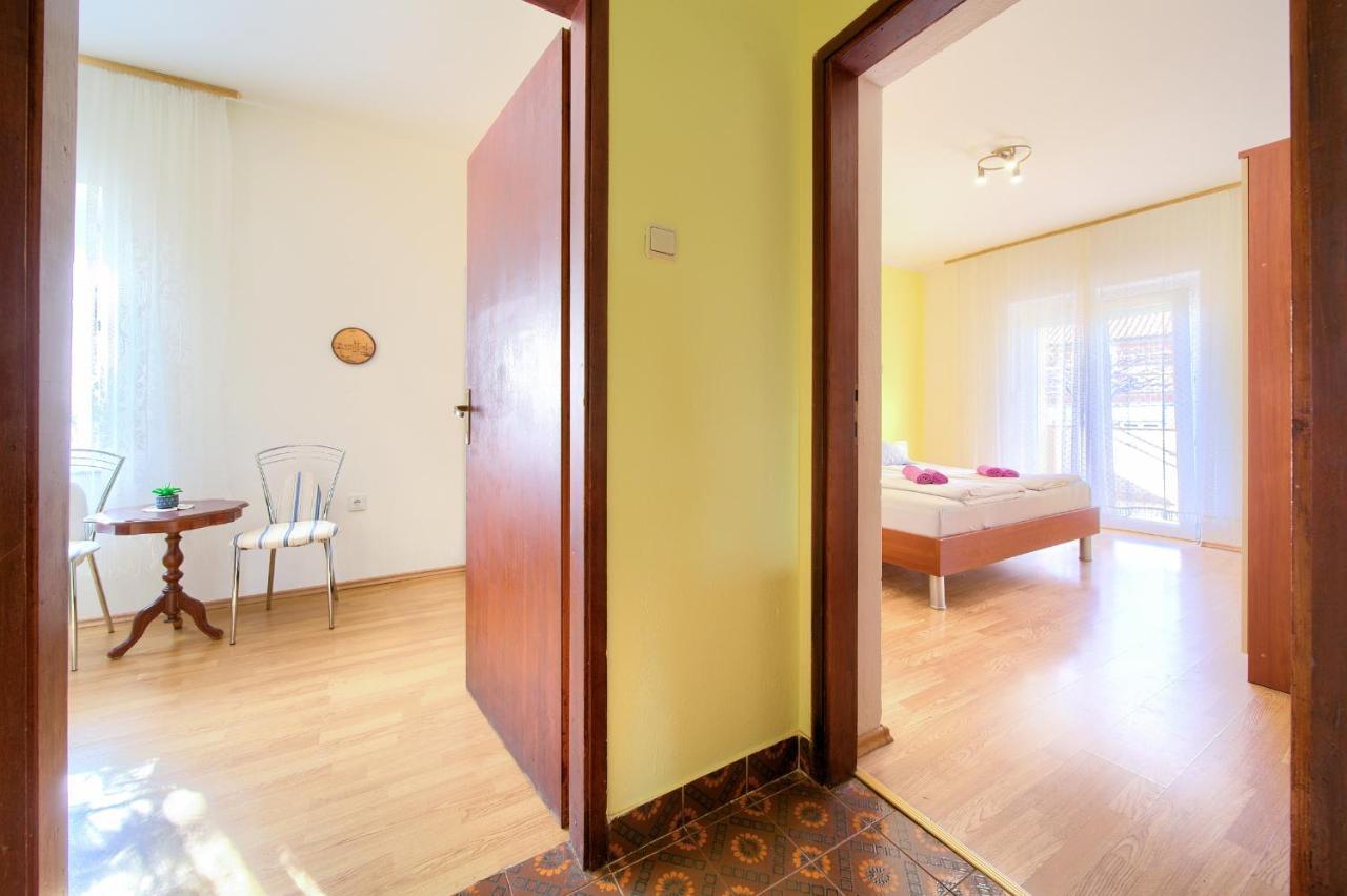 Apartments Petra Krk Town Bagian luar foto