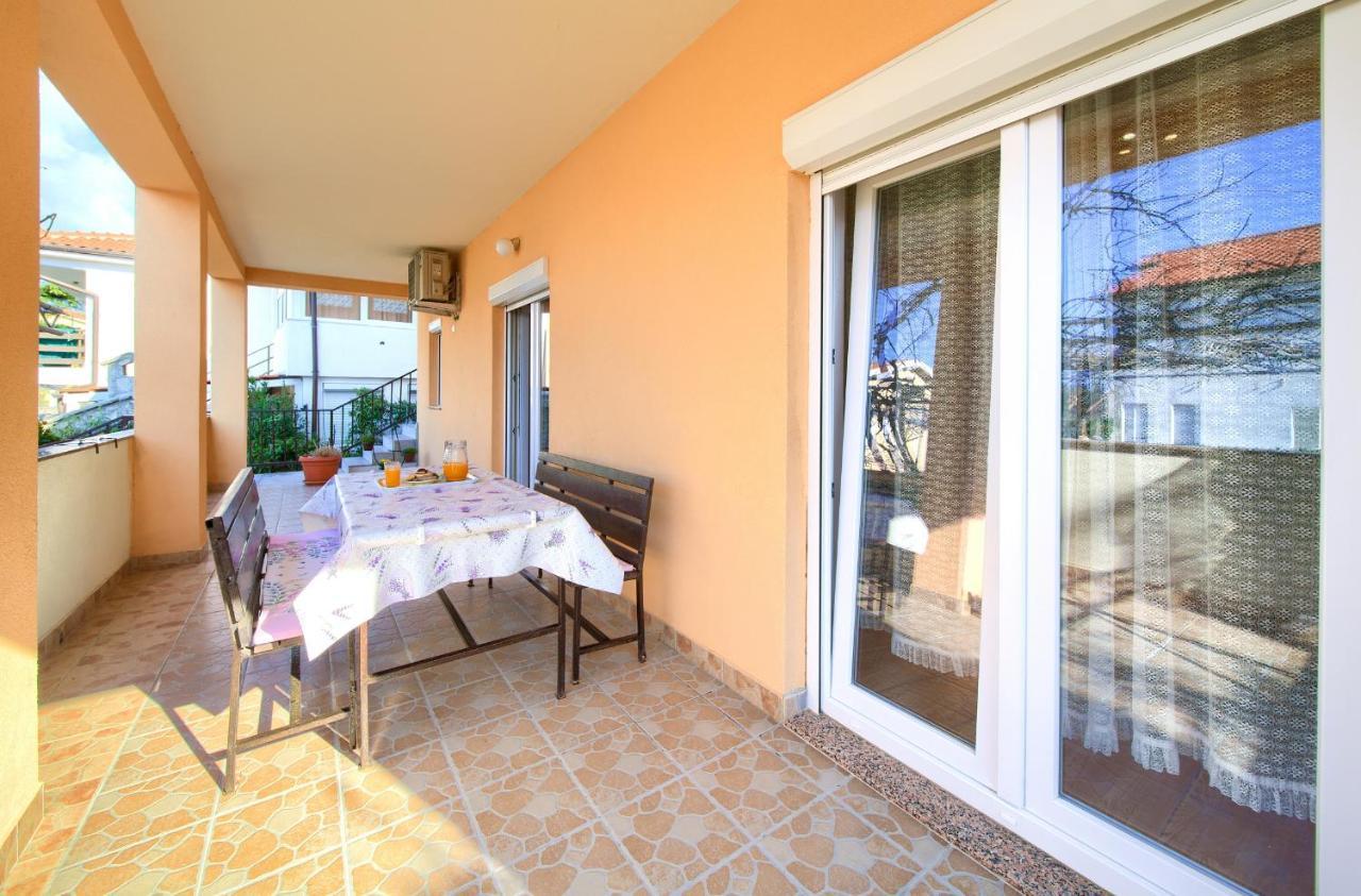 Apartments Petra Krk Town Bagian luar foto