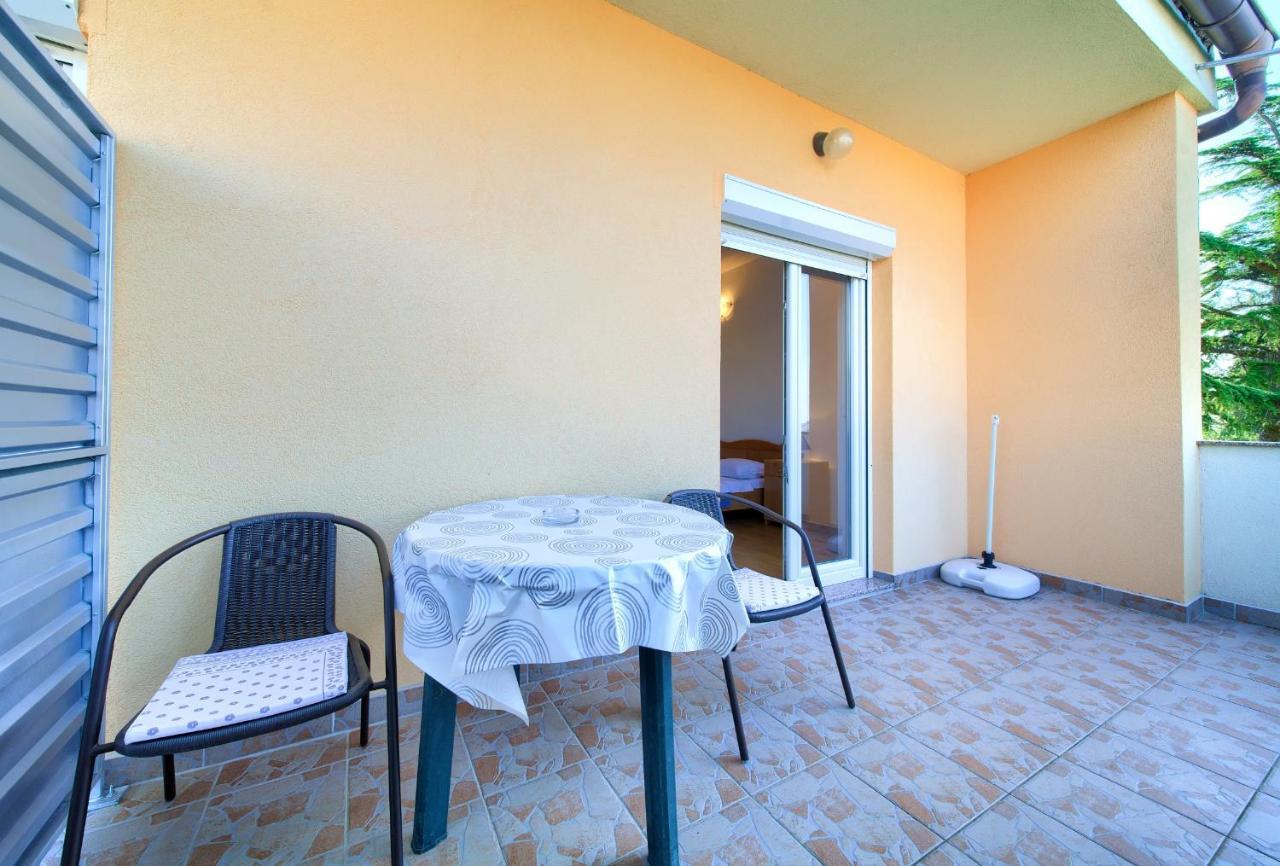 Apartments Petra Krk Town Bagian luar foto