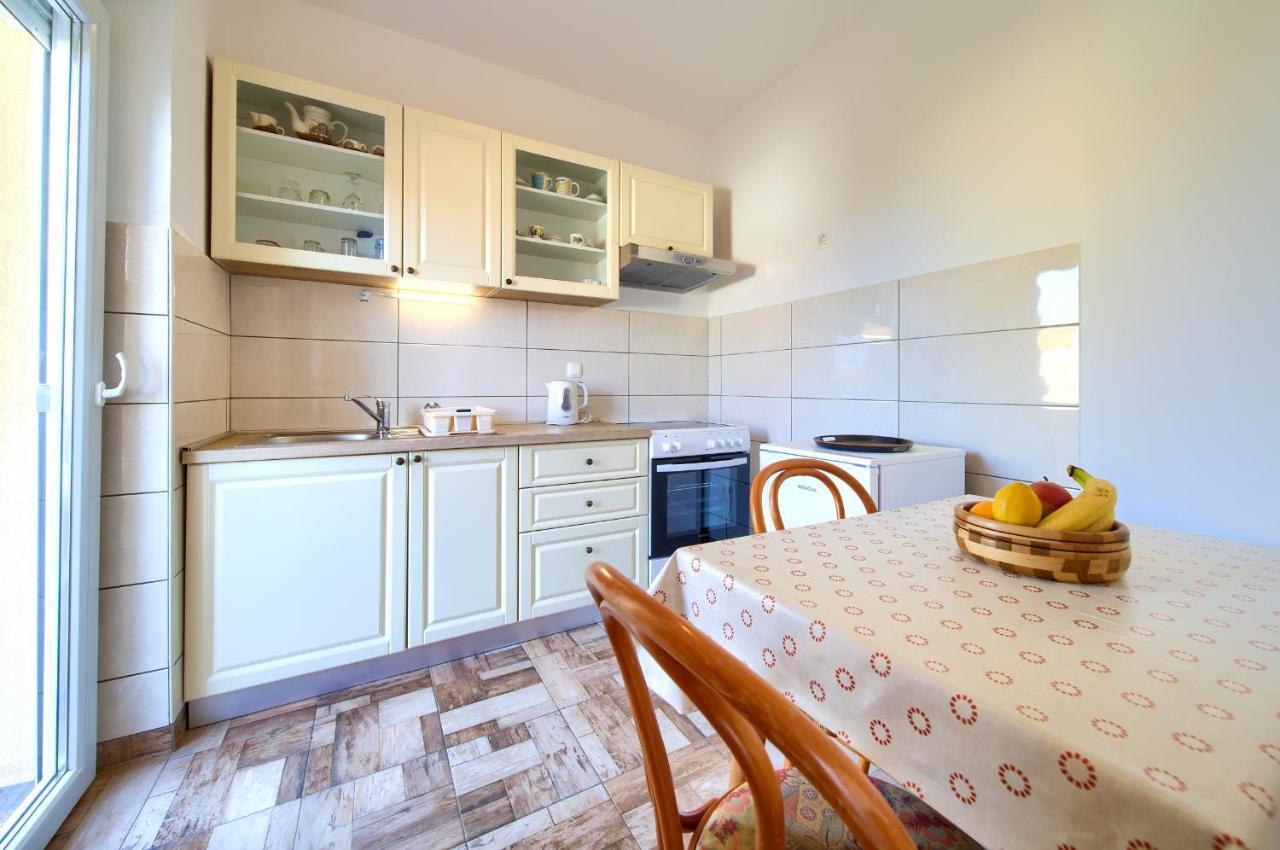 Apartments Petra Krk Town Bagian luar foto